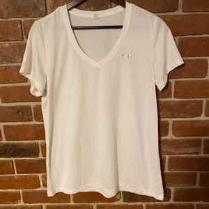 Under Armour White Workoit Shirt size L/XL